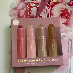 Blush and Contour complexion sticks set of 4 made with Vitamin C&E new in box